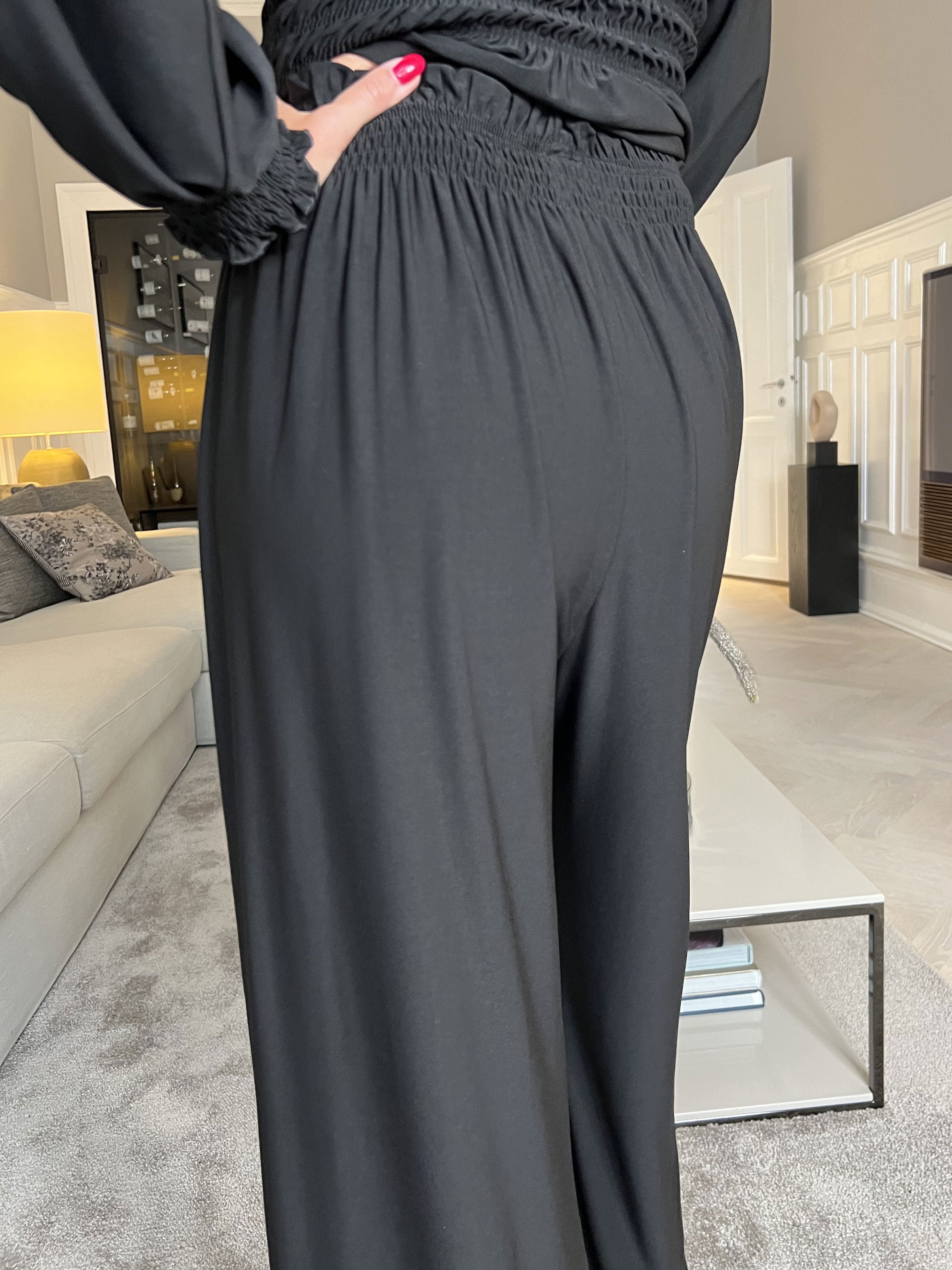Pams Plain Pants - Lösa byxor i stretchigt tyg